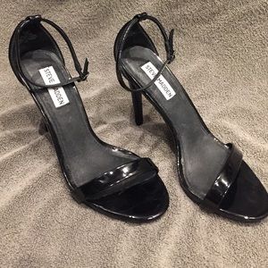 Steve Madden strapped patent leather sandal